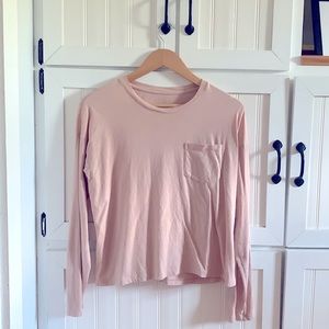 Everlane. The Long Sleeve Box Cut Pocket Tee. Color, Rose. Size Small.